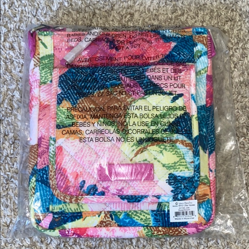 Brand new Vera Bradley Hipster!!